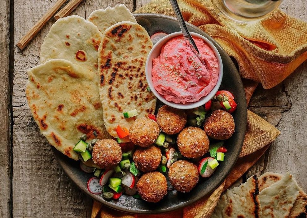 Lac da nhoi va nhung mon dac san cua vung Trung Dong hinh anh