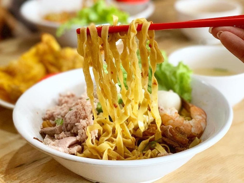 Chuoi cua hang mi ca vien 73 nam tuoi o Singapore hinh anh