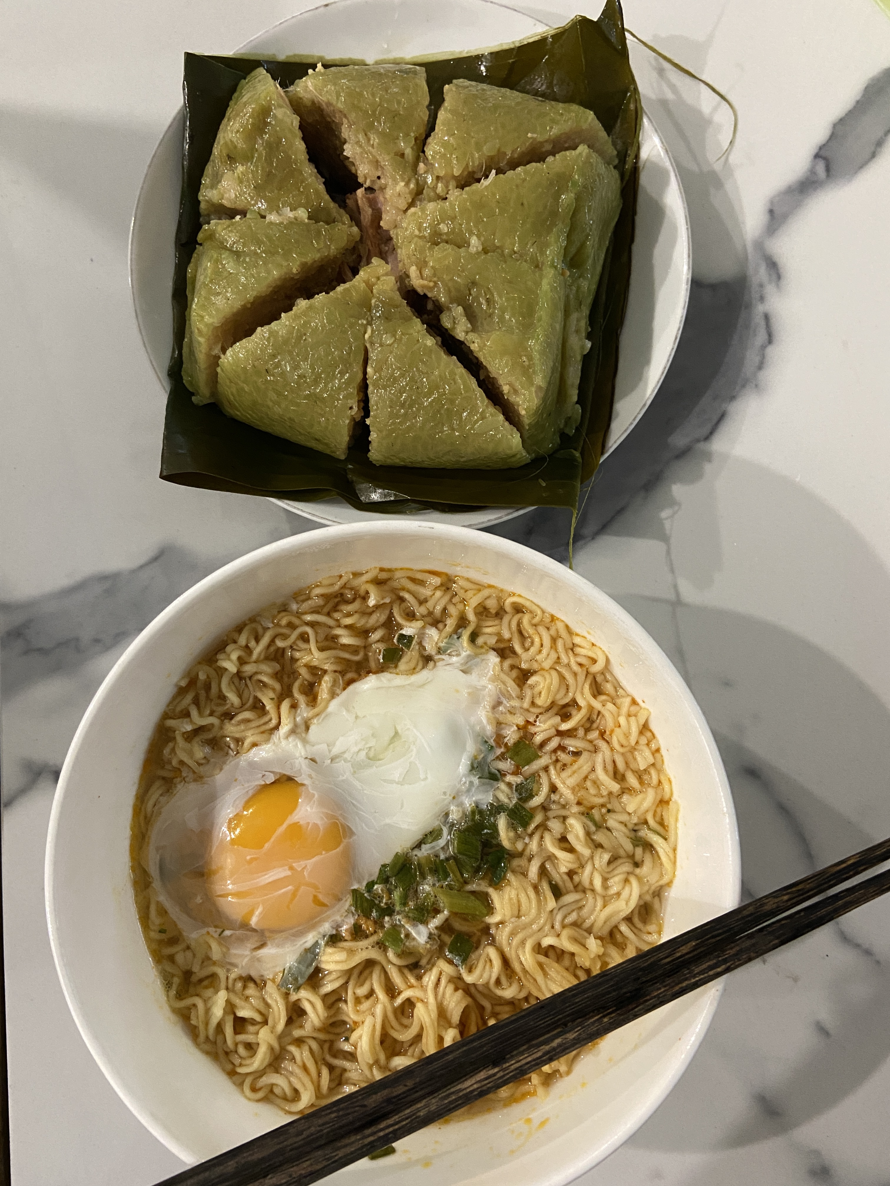 Dan mang khoe anh an mi goi chong ngay ngay Tet hinh anh