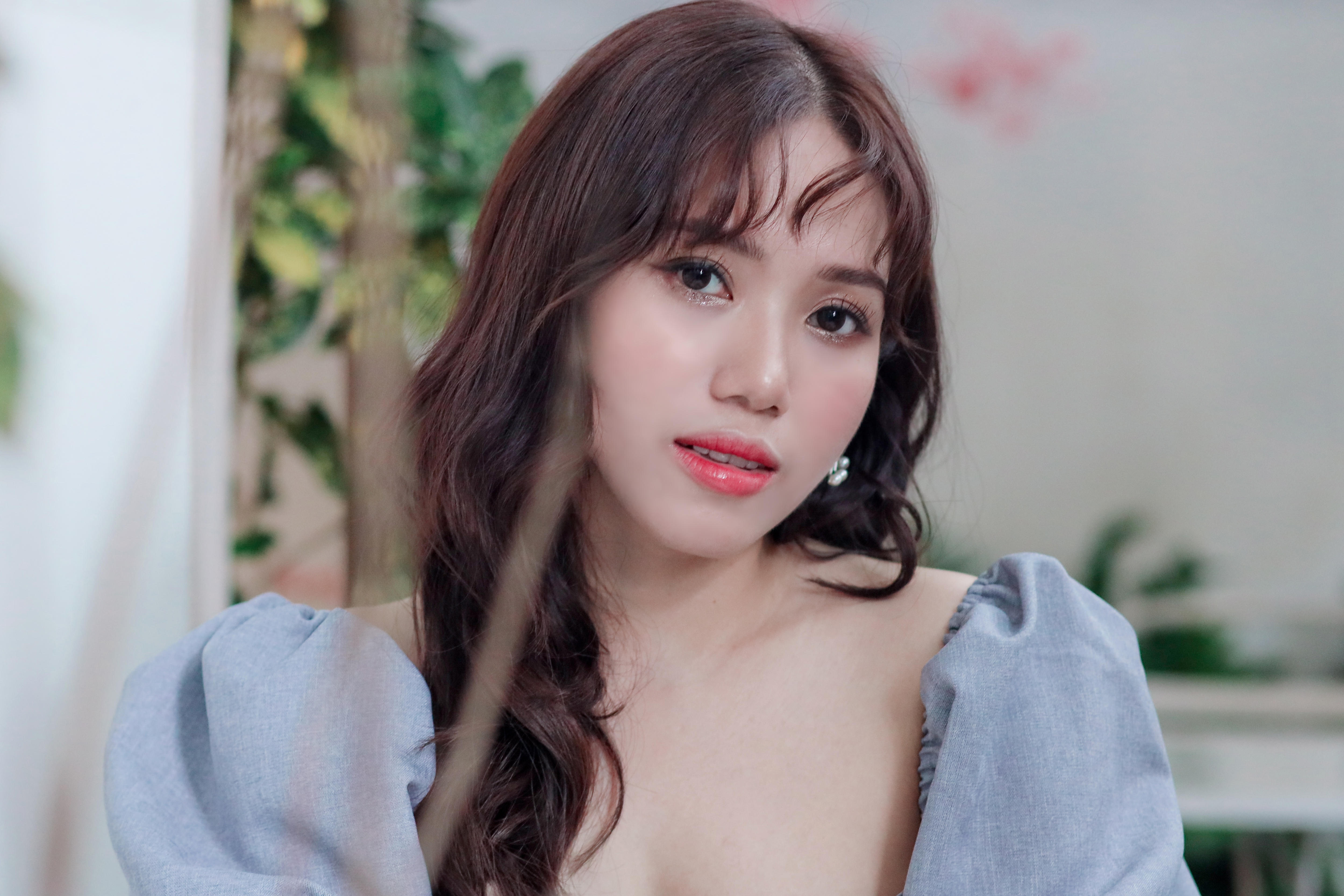 Thuy Chi: 'Tran Thanh hat cam xuc hon toi' hinh anh