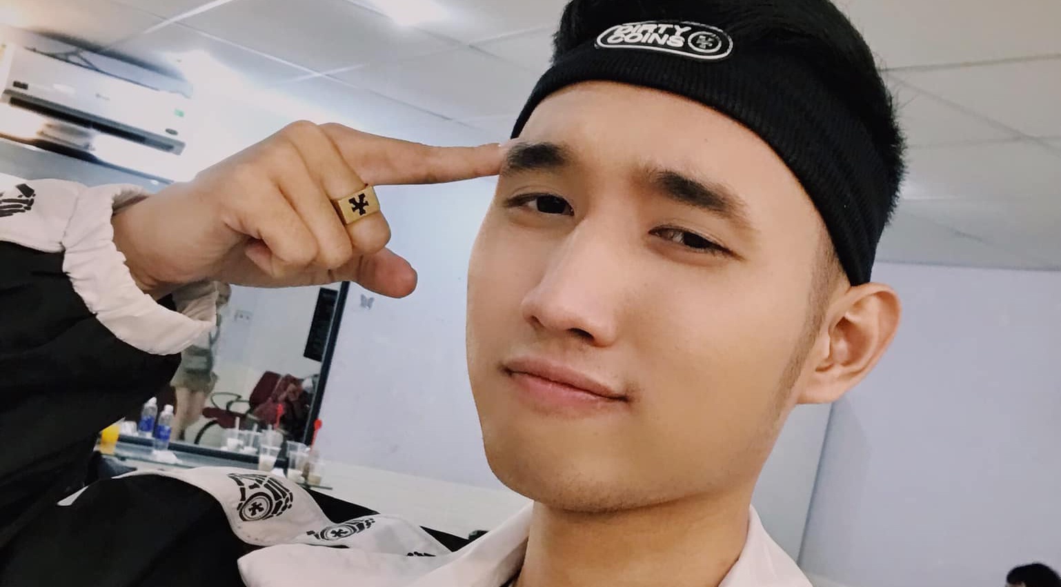 Duy Andy: 'Moi nguoi nhin toi rat khac khi Karik quang non vang' hinh anh