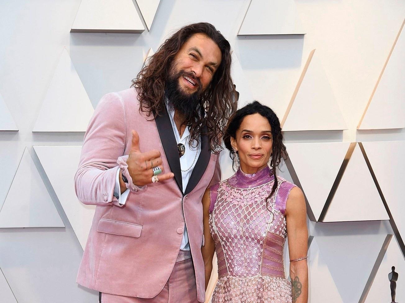 Trai voi ve ngoai nam tinh, tai tu 'Aquaman' thich mac do mau hong hinh anh