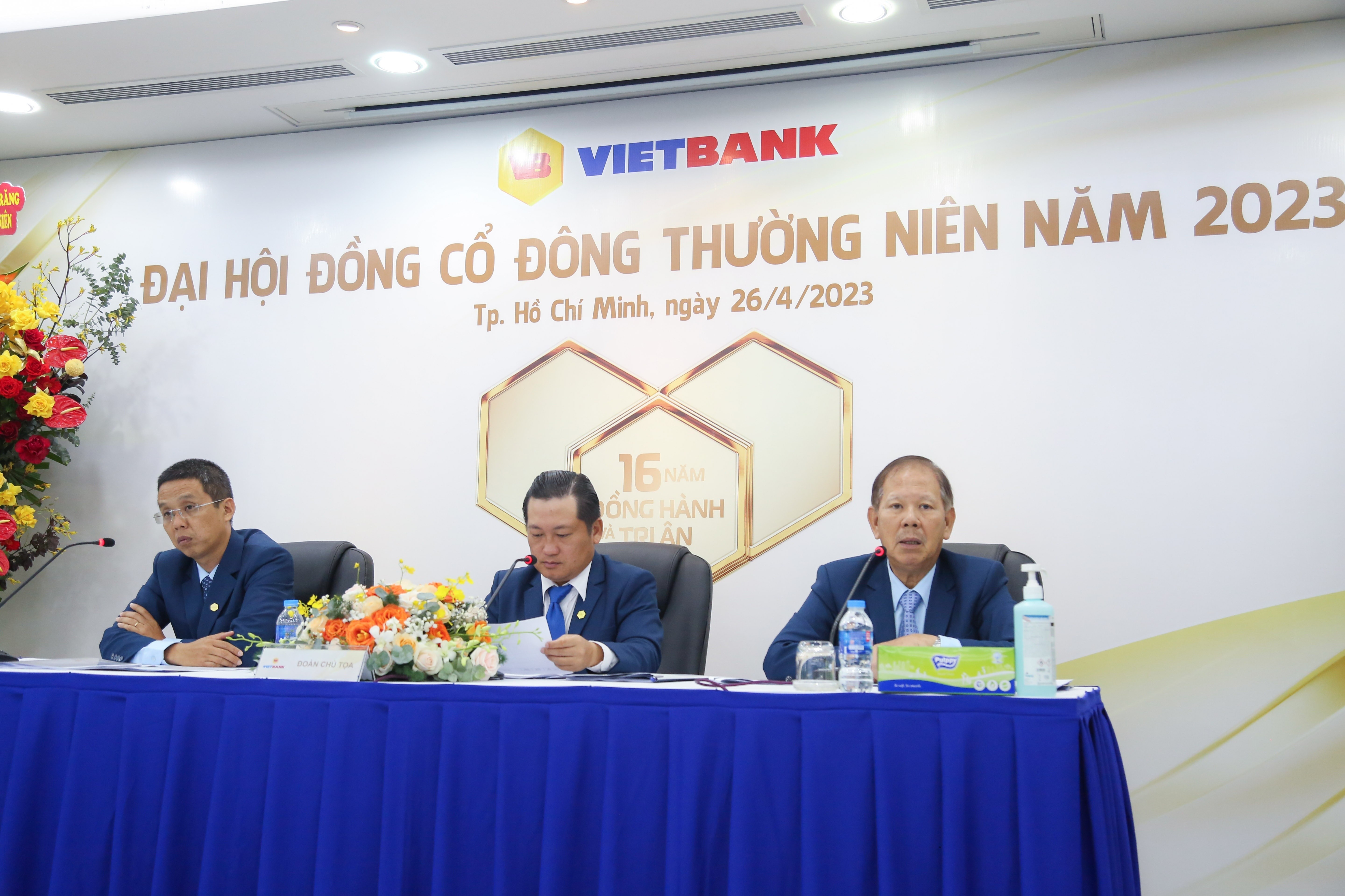 VietBank dat ke hoach lai tang gap ruoi, len san HoSE khi thuan loi hinh anh