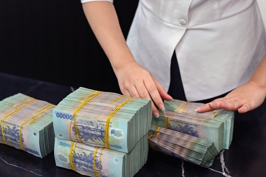 Them ngan hang giam manh lai suat gui tiet kiem hinh anh