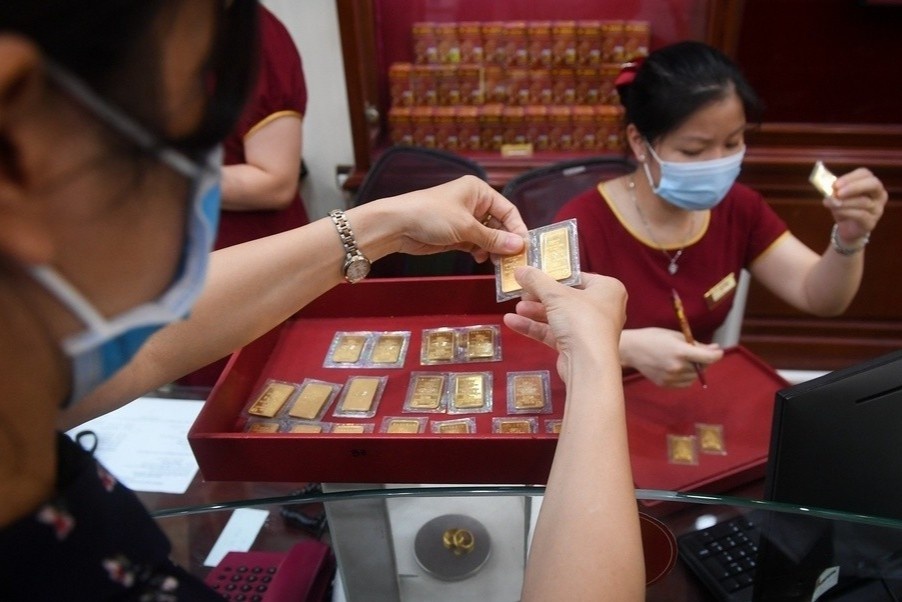 Gia vang SJC mat moc 67 trieu dong/luong hinh anh