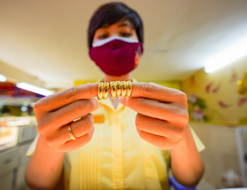 Gia vang nhan giam gan nua trieu dong/luong mot ngay hinh anh