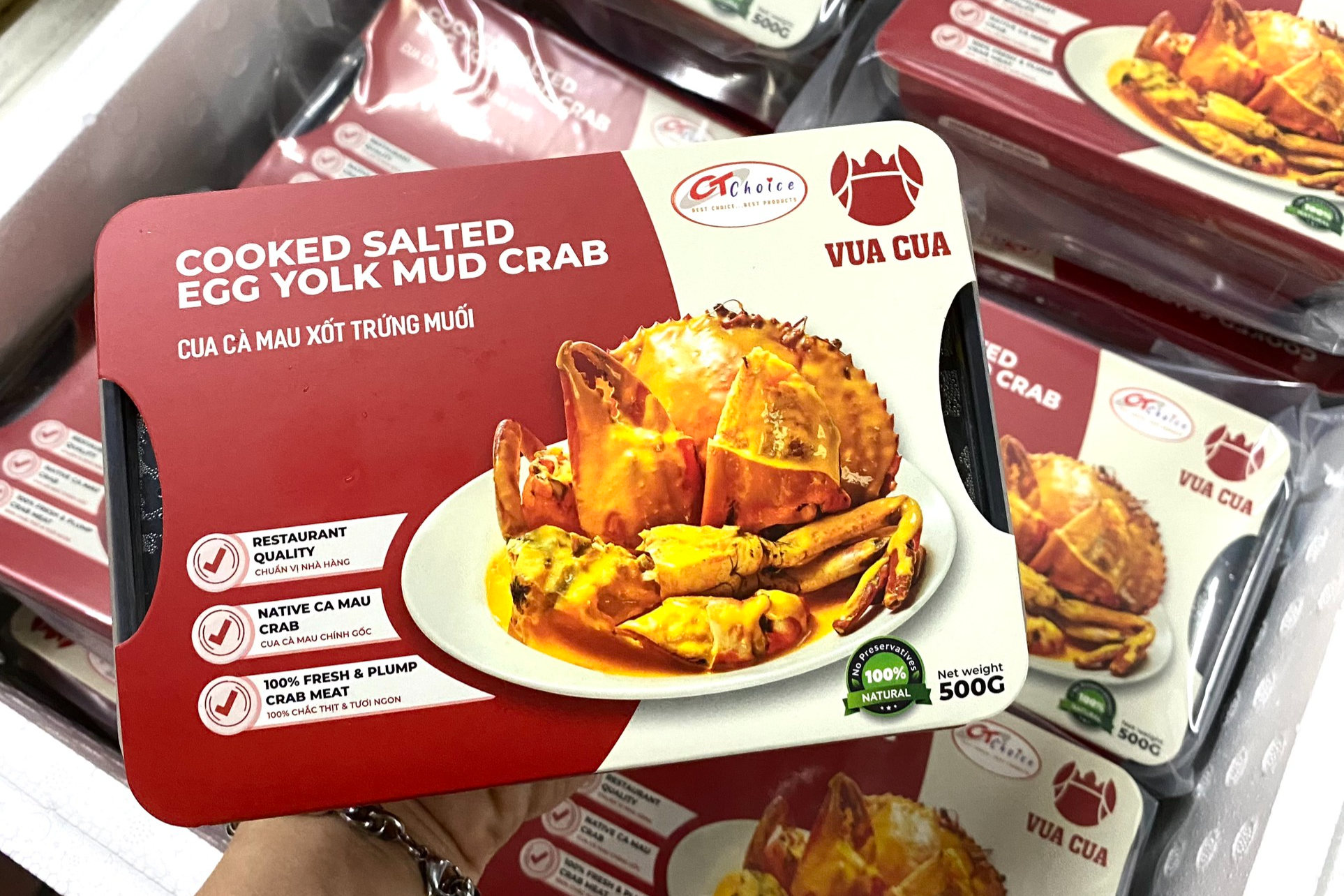 Cua Ca Mau che bien san ban o sieu thi My gia 1,3 trieu dong/kg hinh anh