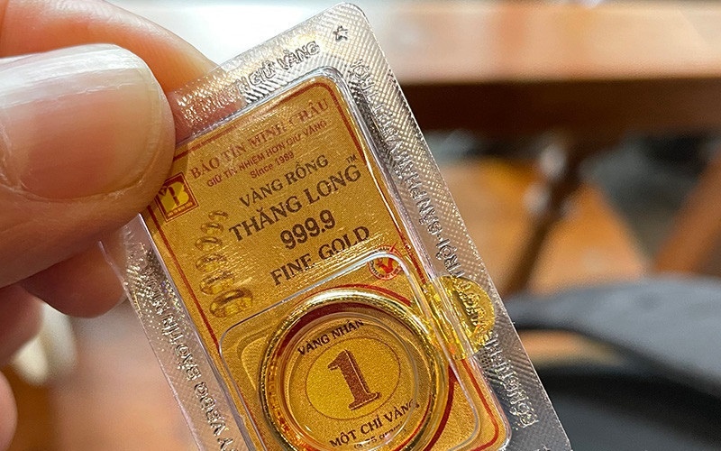 Mua 1 chi vang cung phai khai thong tin ca nhan hinh anh