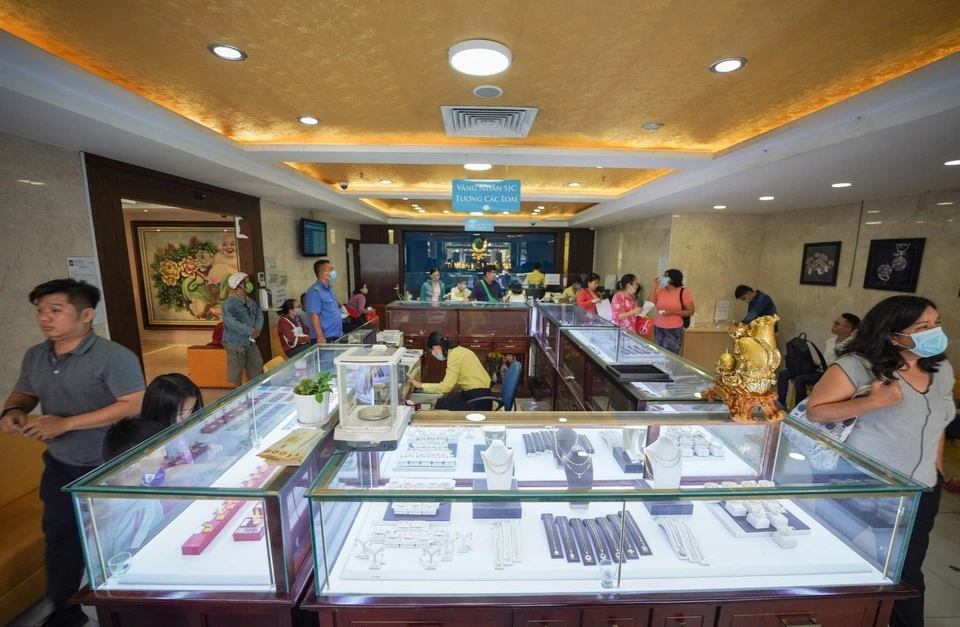 Gia vang trong nuoc tram lang hinh anh