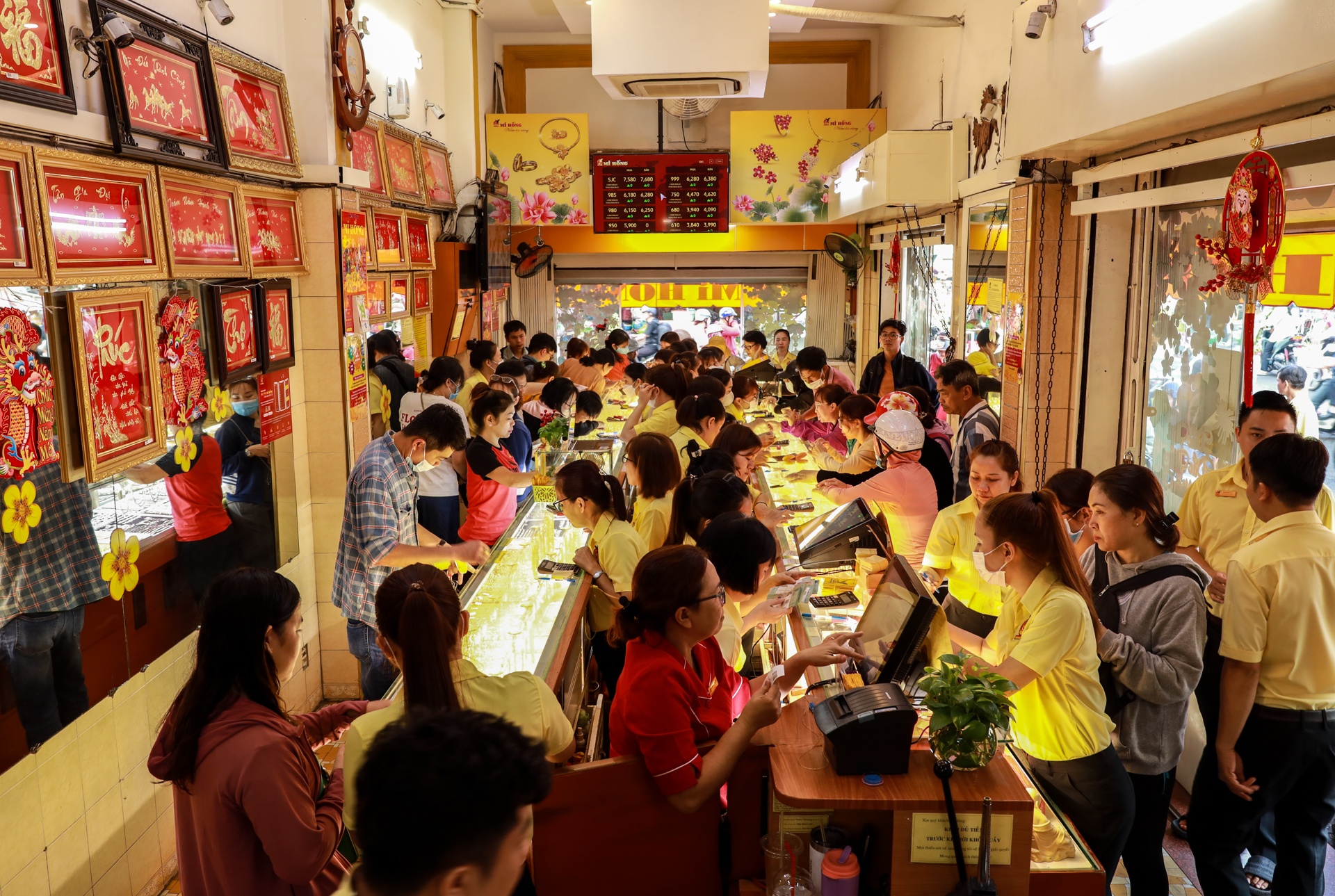 Bo truong Tai chinh neu giai phap 'ha nhiet' gia vang hinh anh