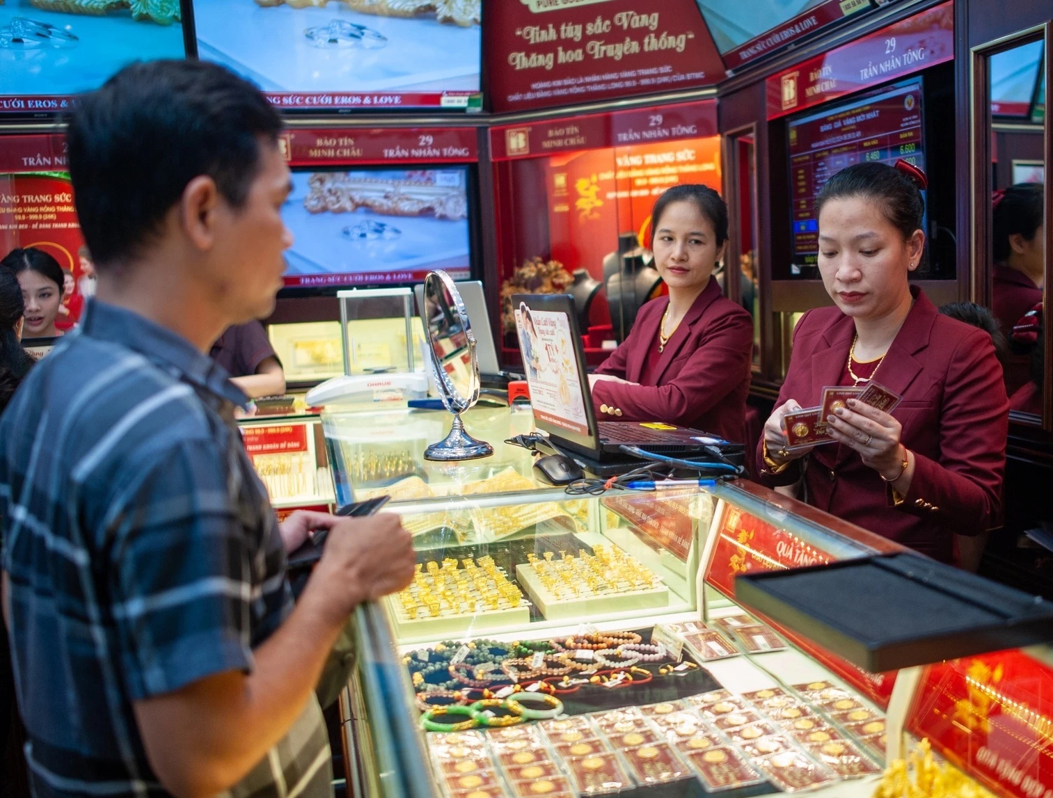 Gia vang lai di xuong hinh anh