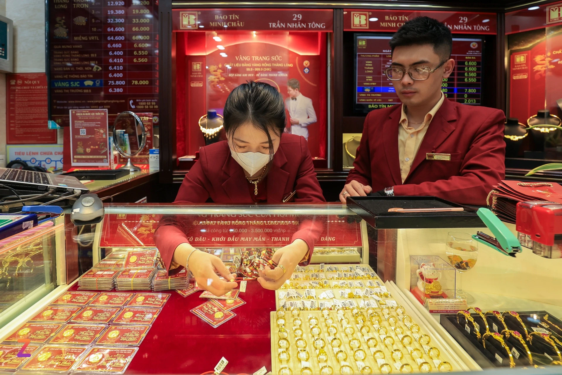 Gia vang nhan vuot dinh 66 trieu dong/luong hinh anh