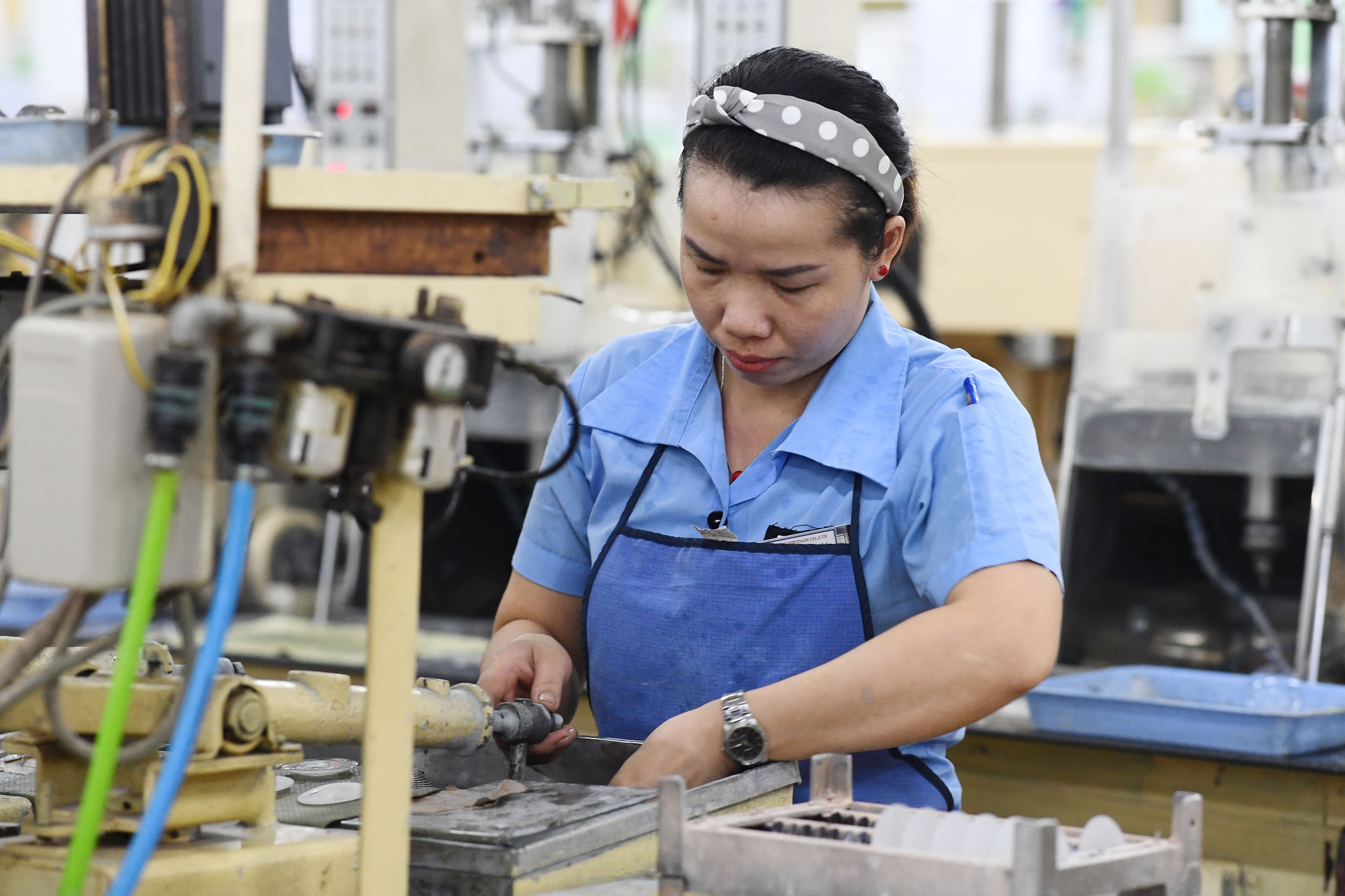 Bo Tai chinh bac y kien doanh thu 300 trieu/nam moi phai nop thue VAT hinh anh