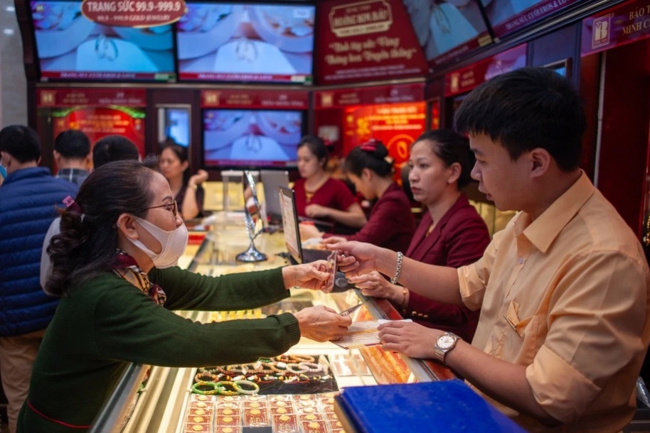 Gia vang khong ngung pha dinh hinh anh