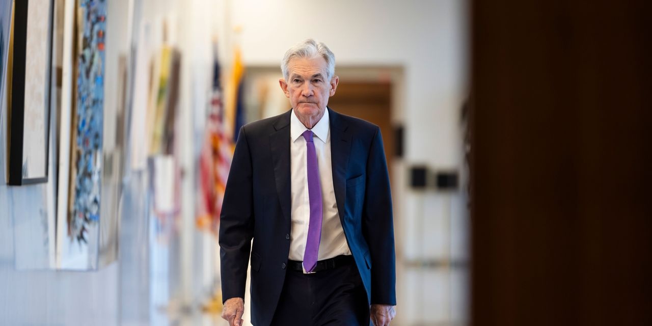 Khi nao Fed bat dau giam lai suat? hinh anh