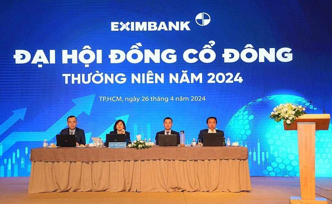 Sep Eximbank: Vu khach no the tin dung 8,8 ty la bai hoc lon hinh anh