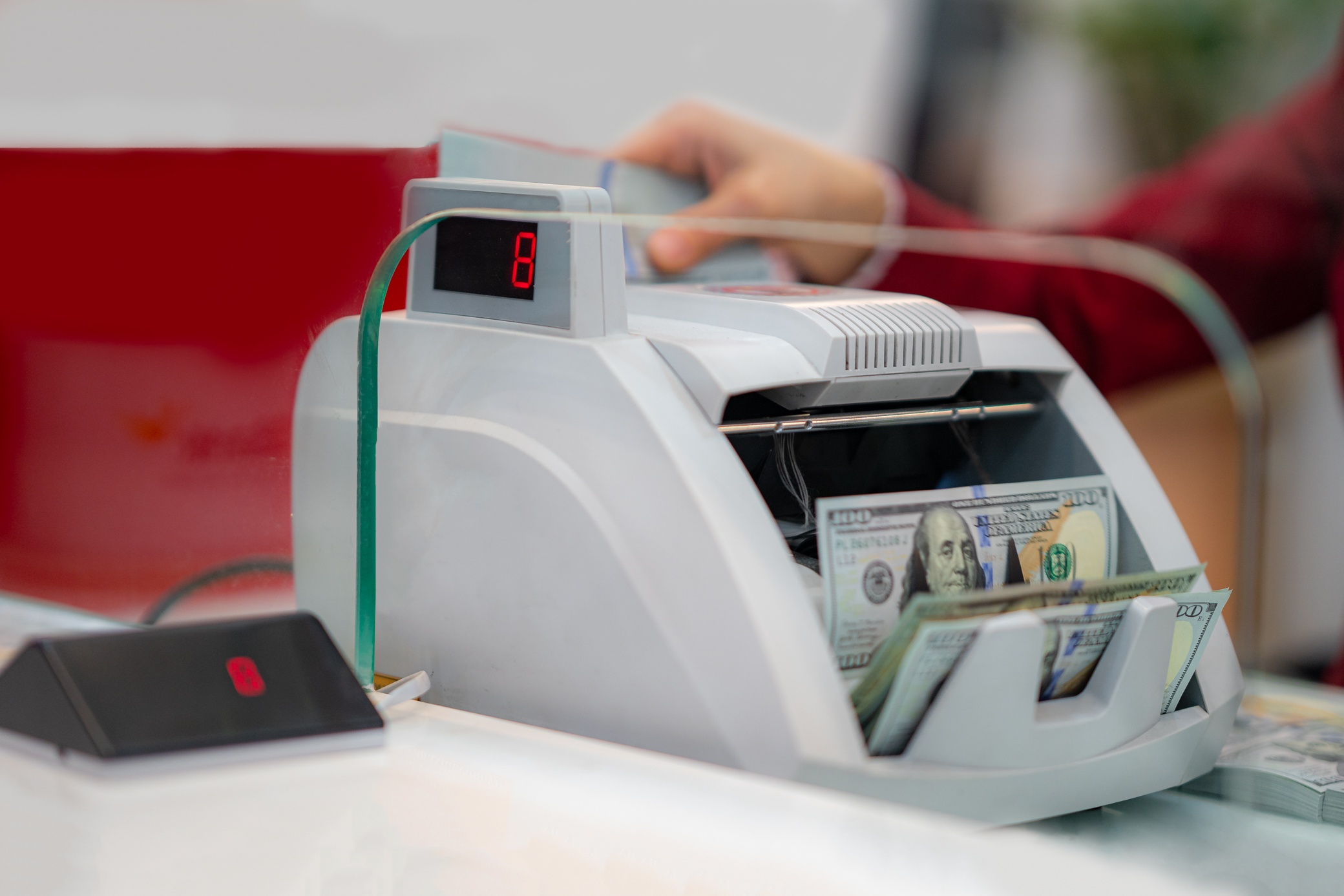 Gia USD giam manh hinh anh