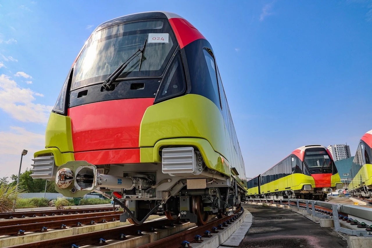 Chinh phu yeu cau dua tuyen duong sat Ha Noi, TP.HCM van hanh nam nay hinh anh