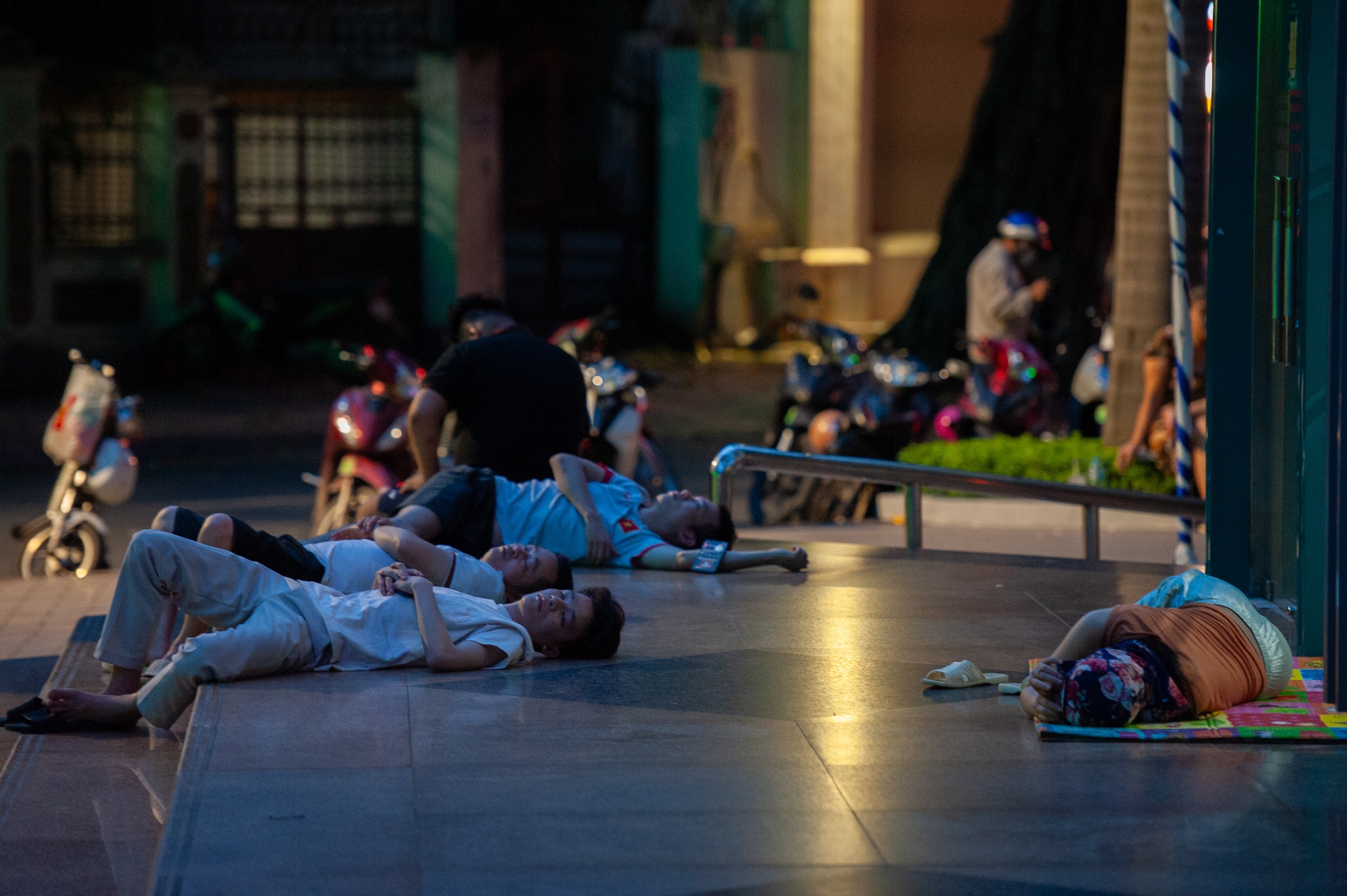 xep hang mua vang anh 1