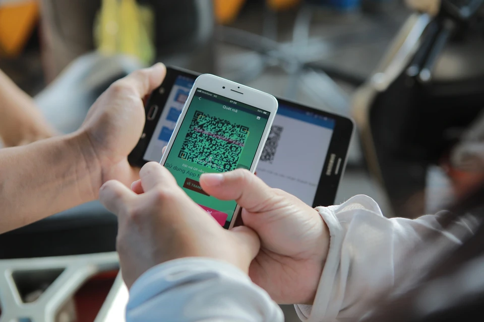 Cuc Thue: Ho tro tan noi cach dung hoa don dien tu theo quy dinh moi hinh anh