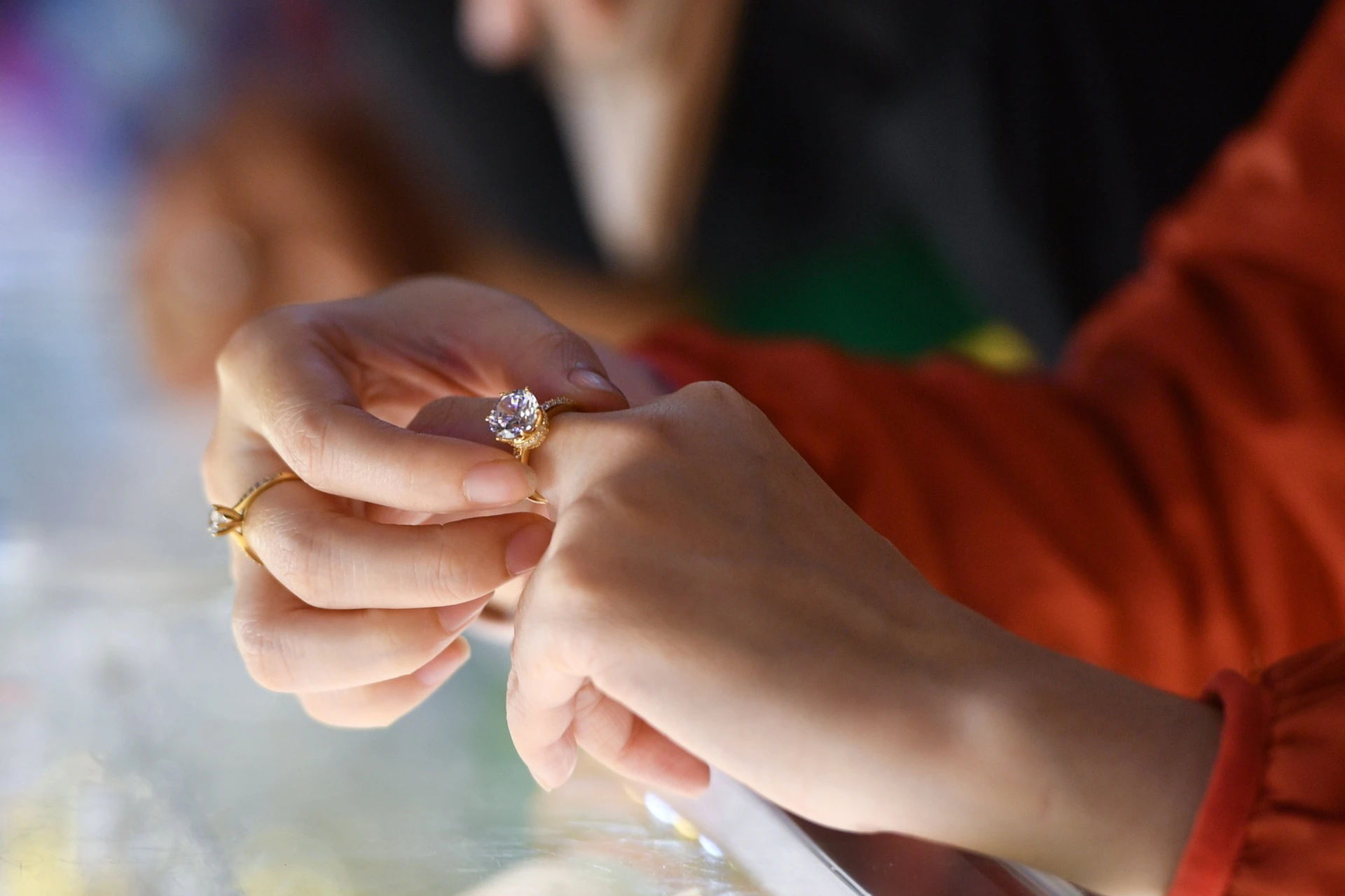 Vang nhan quay dau tang hinh anh