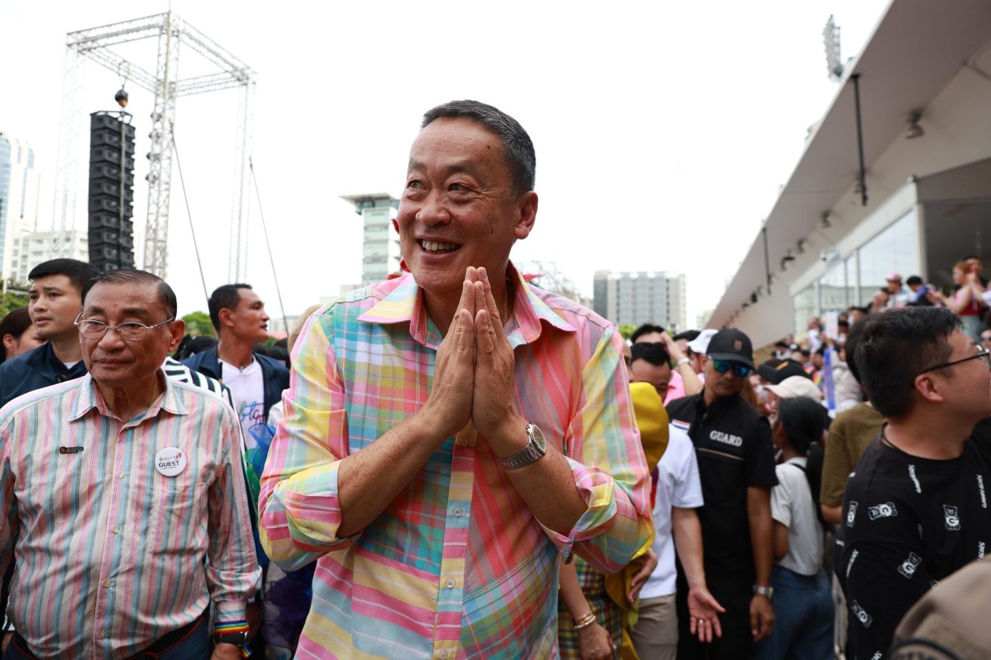 Thai Lan sap phat tien mua sam cho nguoi tren 16 tuoi hinh anh