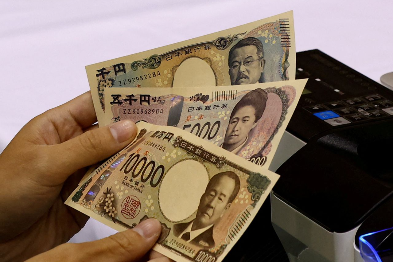 Nhat Ban tiep tuc can thiep tien te de 'cuu' gia dong yen hinh anh