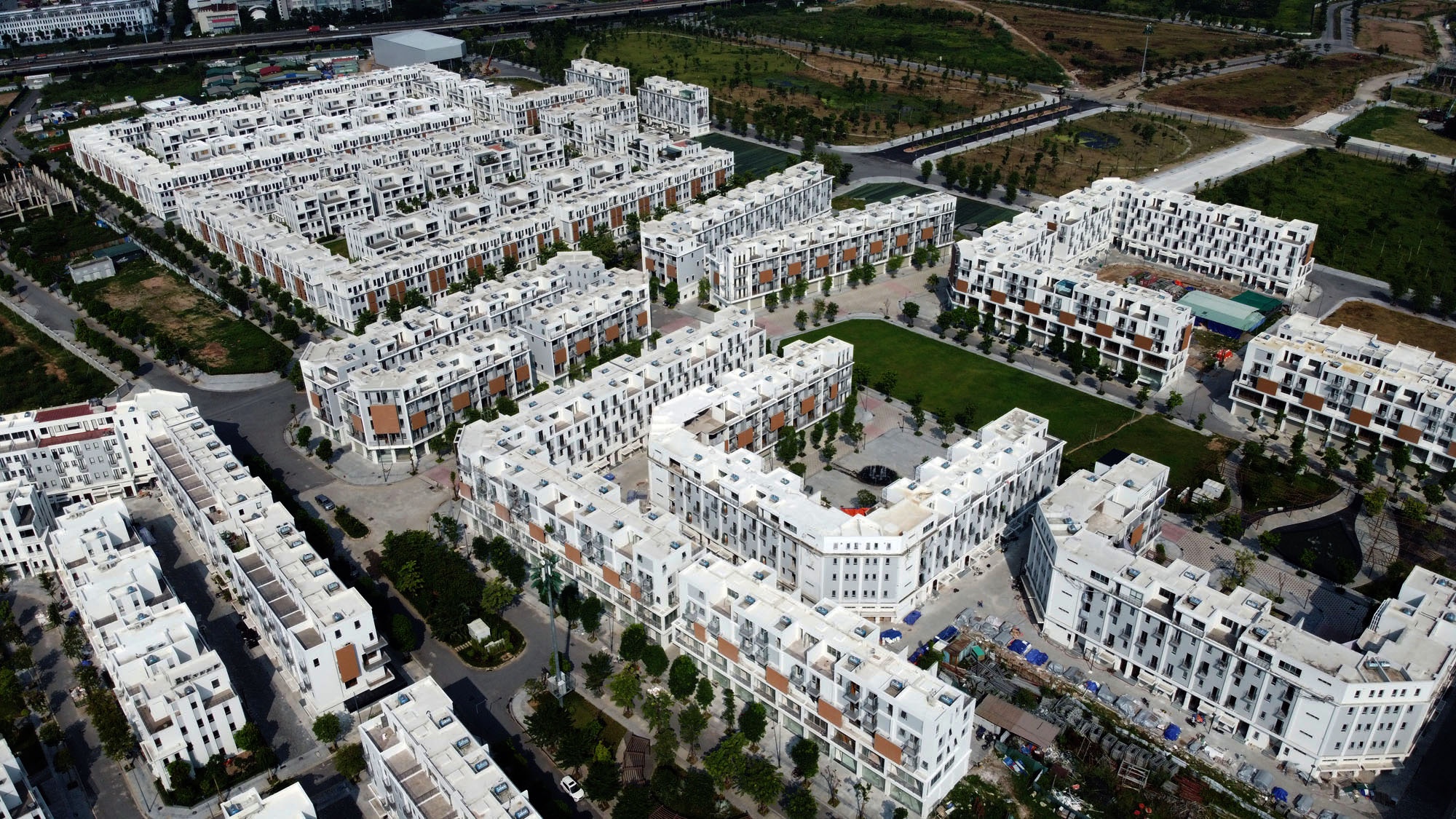 Bitexco xin lam nha o xa hoi tai khu do thi The Manor Central Park hinh anh