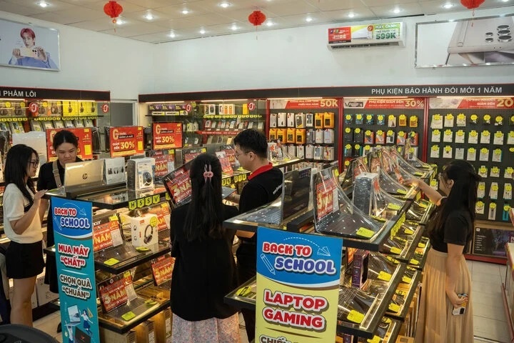 thi truong ban le anh 2