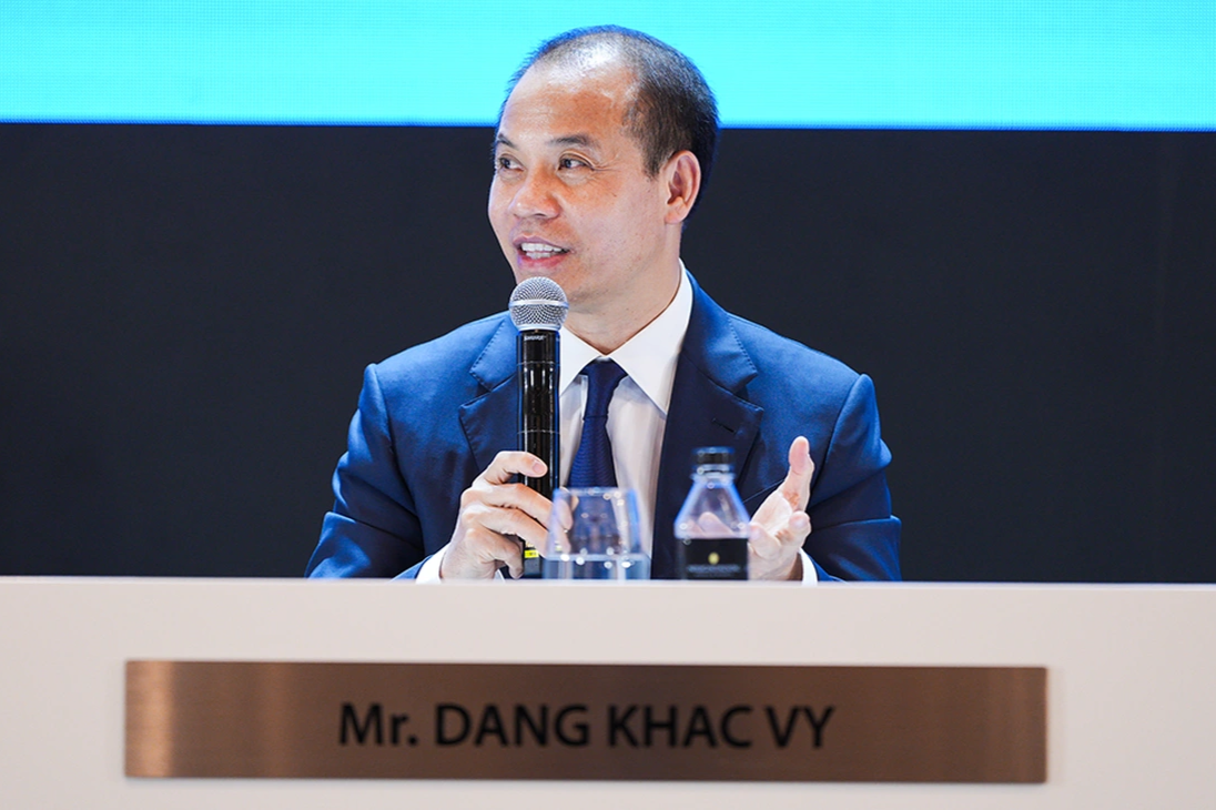 Ong Dang Khac Vy va nguoi nha nam hon 20% von VIB hinh anh