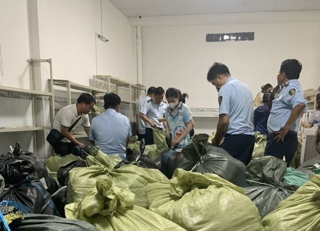 Vu hang lau ban livestream lon nhat Ca Mau: No doanh thu khung de khoe hinh anh