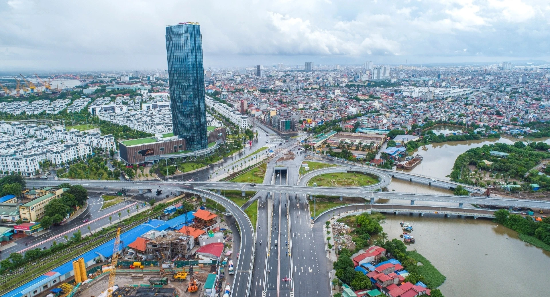 Vi sao Hai Phong, Bac Ninh thu ngan sach tang vot? hinh anh