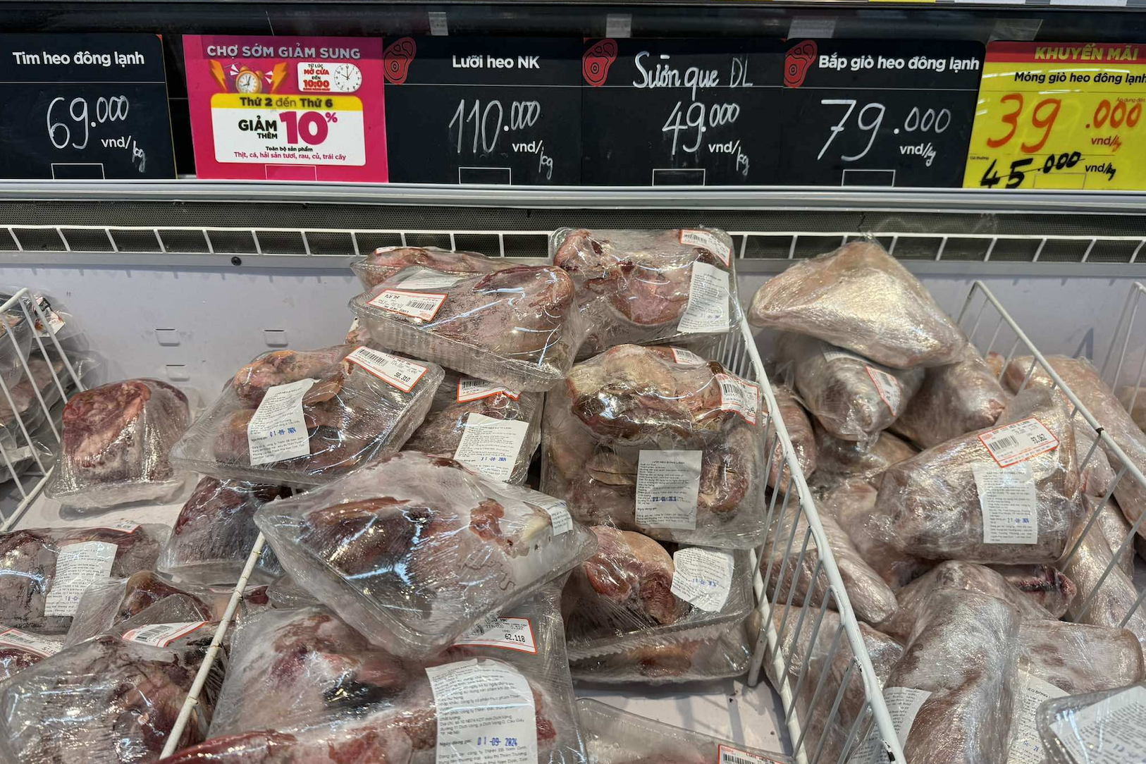 Giat minh vi gia thit ngoai sieu re hinh anh