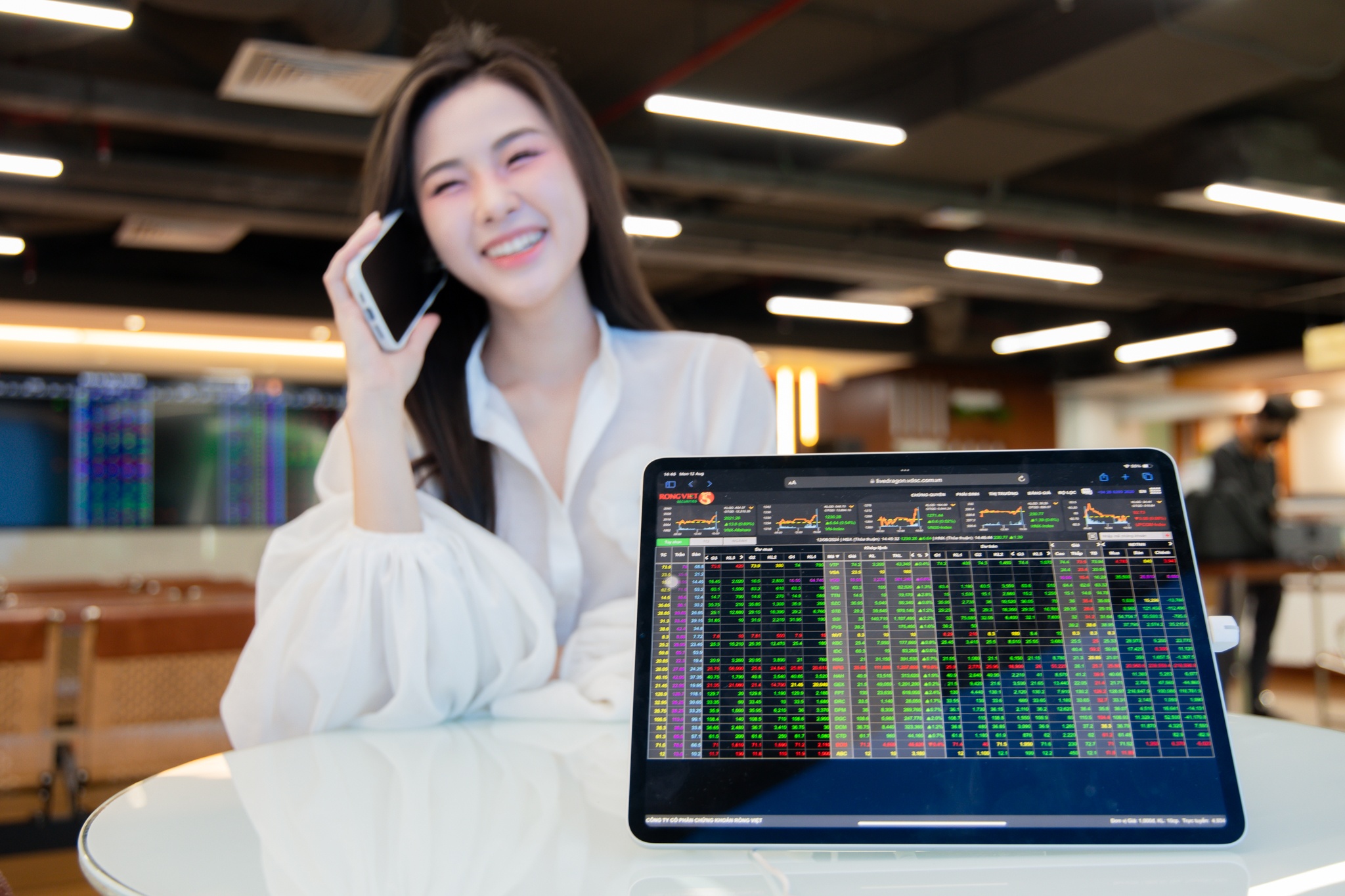 Lai suat vay margin dong loat giam hinh anh