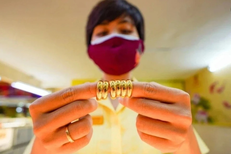 Vang nhan tien sat moc 80 trieu dong/luong hinh anh