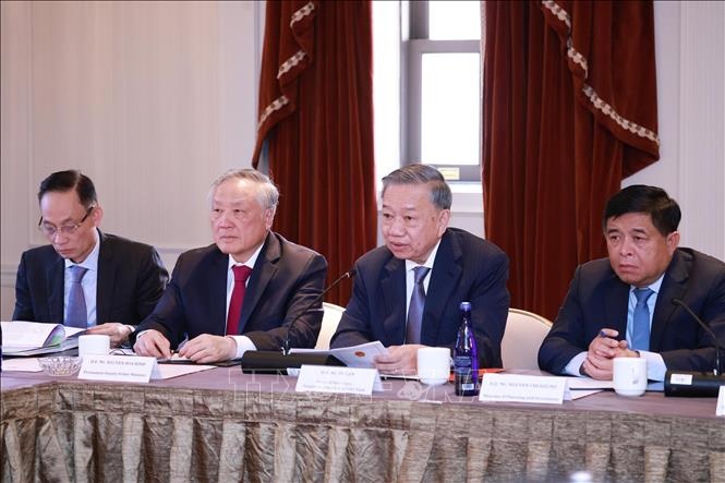 Hoan nghenh doanh nghiep ban dan va AI cua My den Viet Nam hinh anh