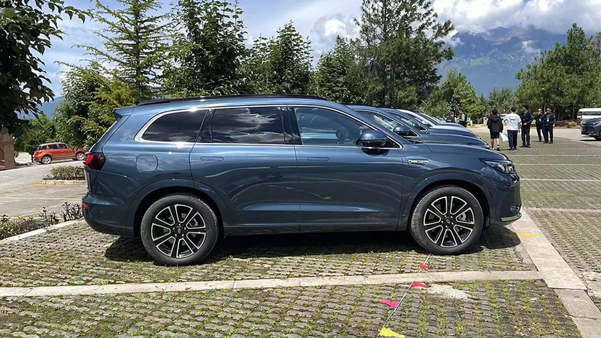 De xuat giam le phi truoc ba cho xe hybrid tai Viet Nam hinh anh