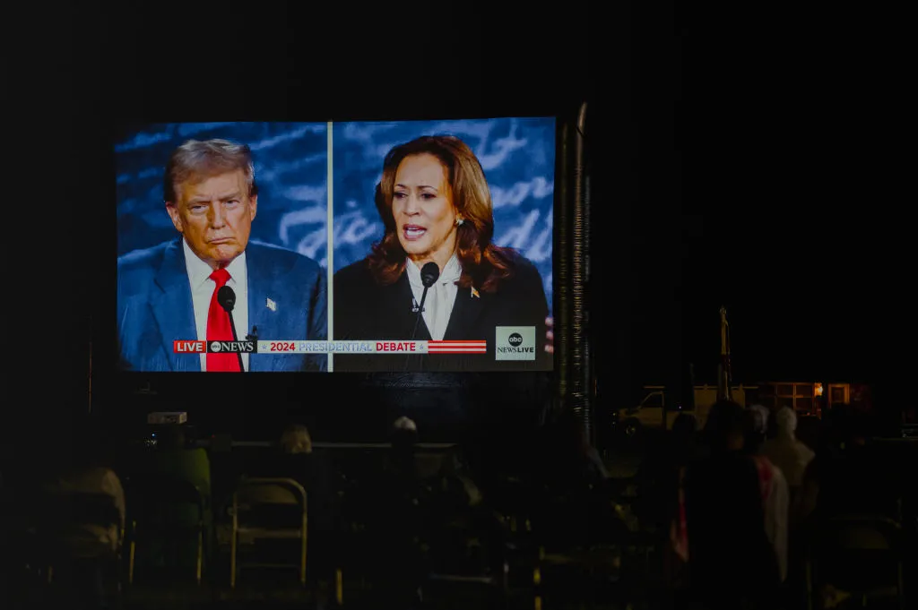 Ong Trump co the khien My tang no cong gap doi ba Harris hinh anh