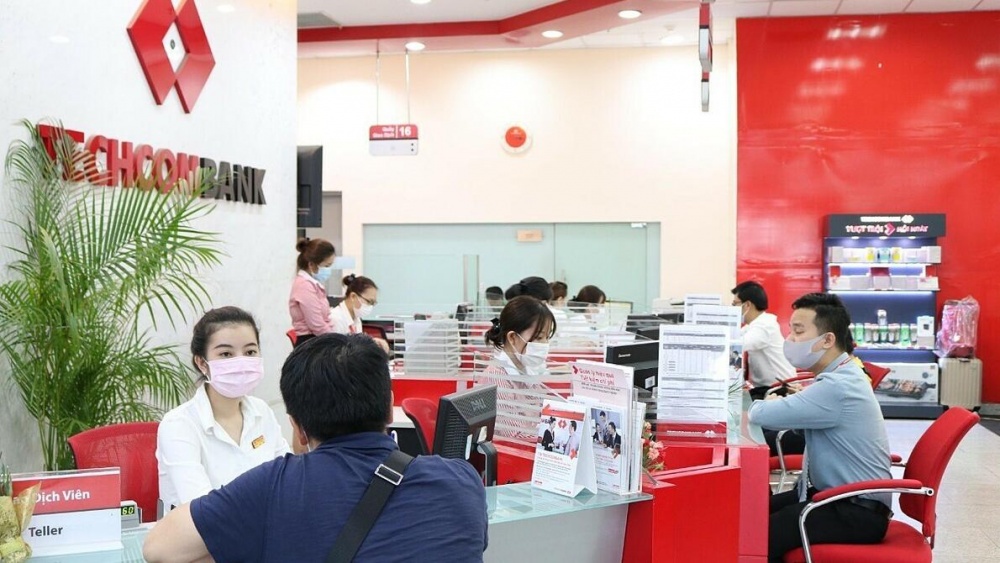 Techcombank chi hon 1.000 ty lap cong ty bao hiem nhan tho hinh anh