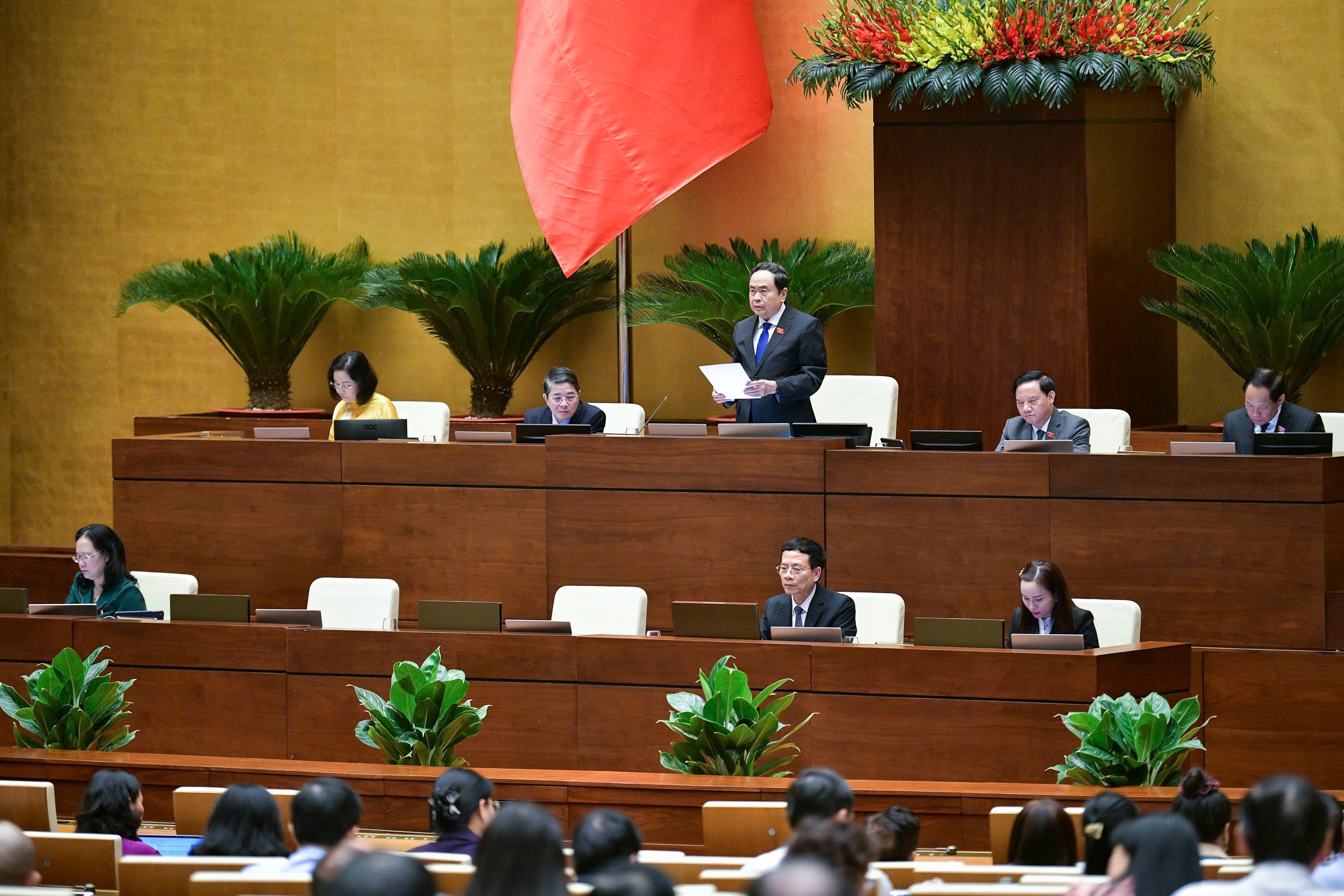 Quoc hoi chot chi tieu GDP 2025 tang 6,5-7% hinh anh