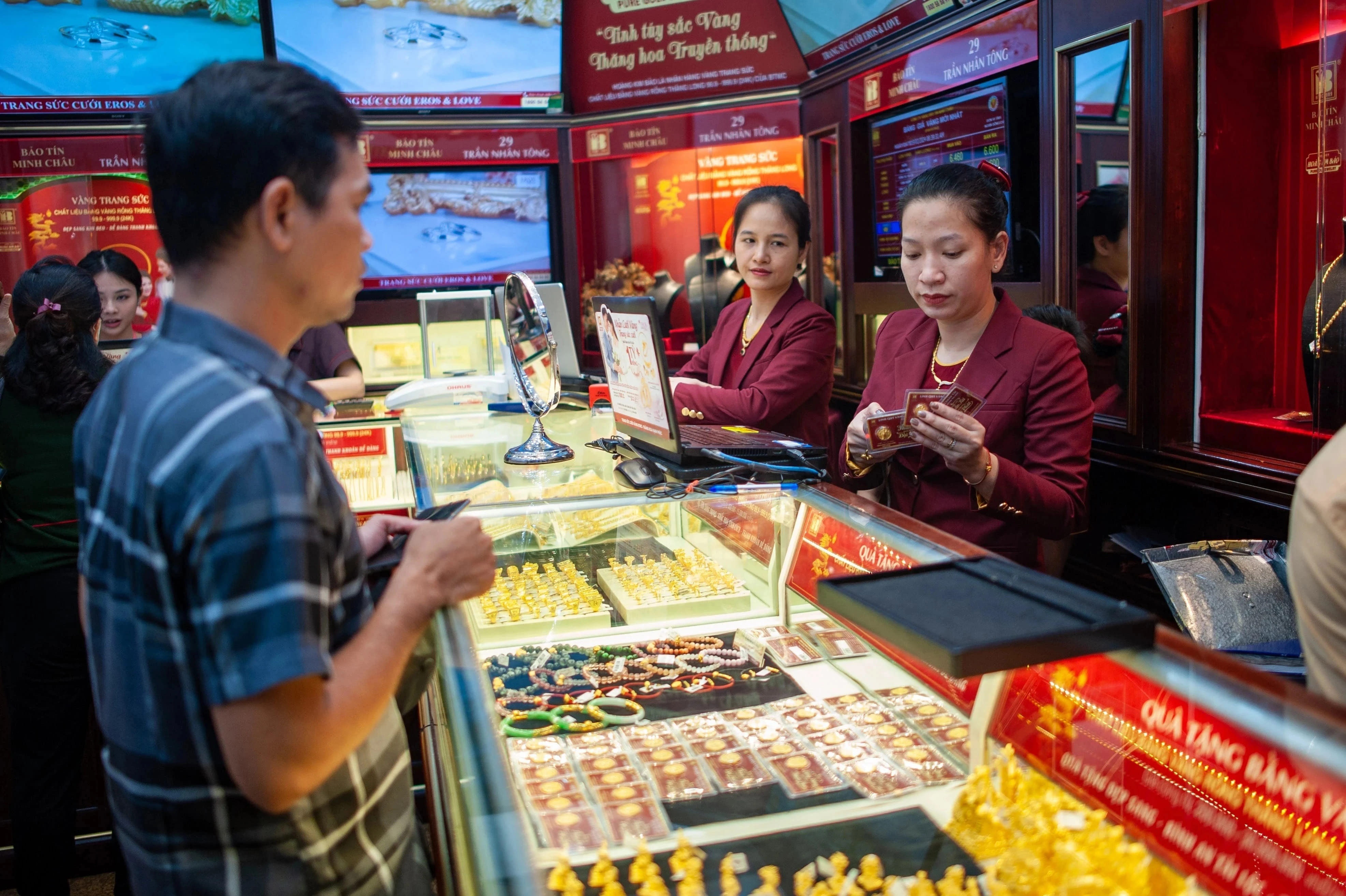 Gia vang nhan rot nua trieu dong moi luong hinh anh