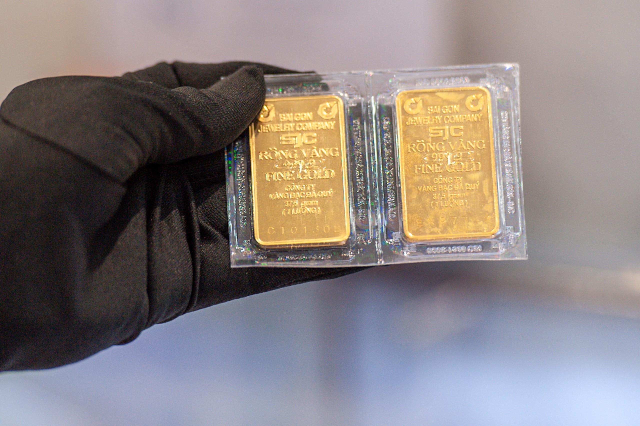 Gia vang quay dau giam hinh anh