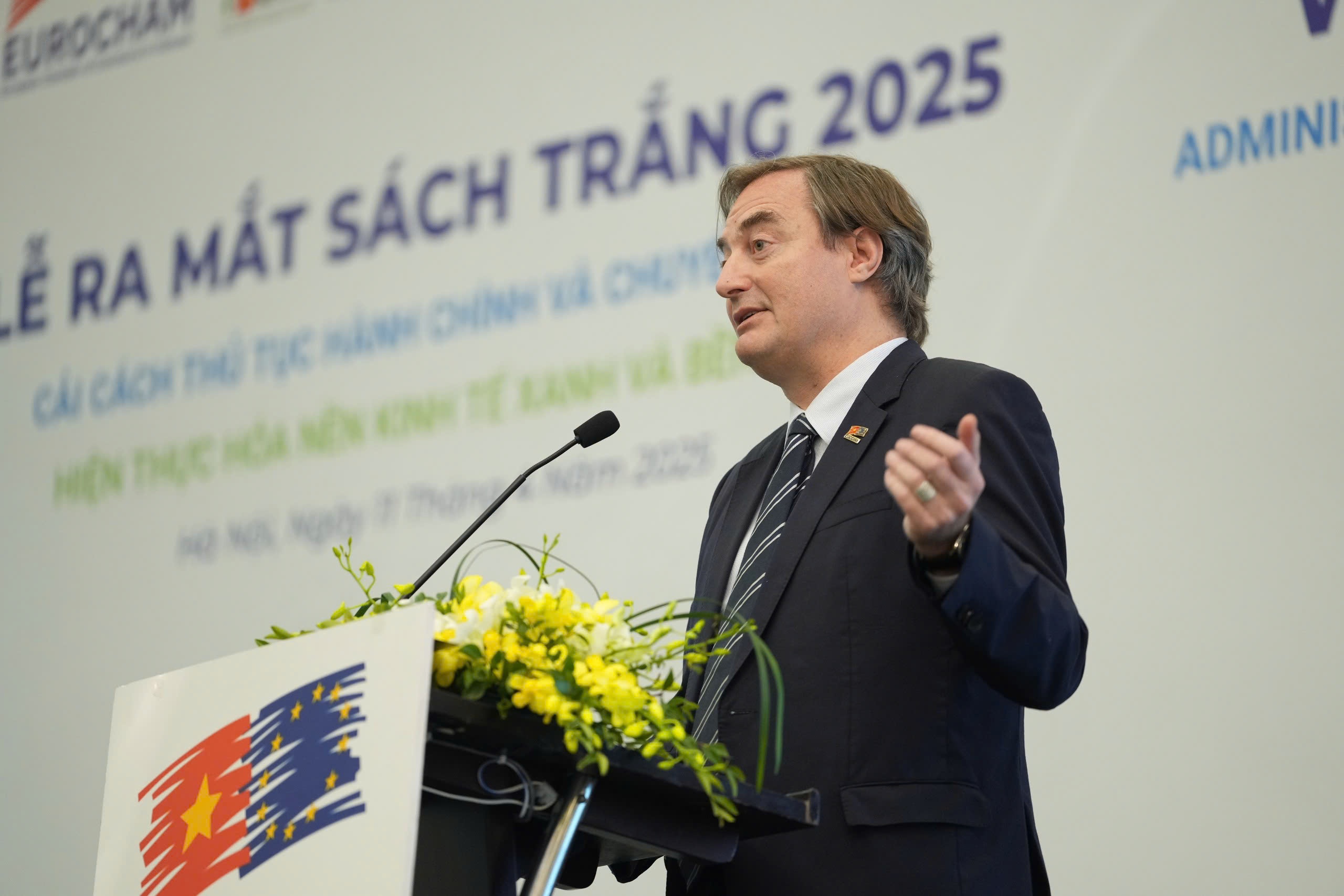 Chu tich EuroCham: Doanh nghiep EU cam ket dong hanh voi Viet Nam hinh anh