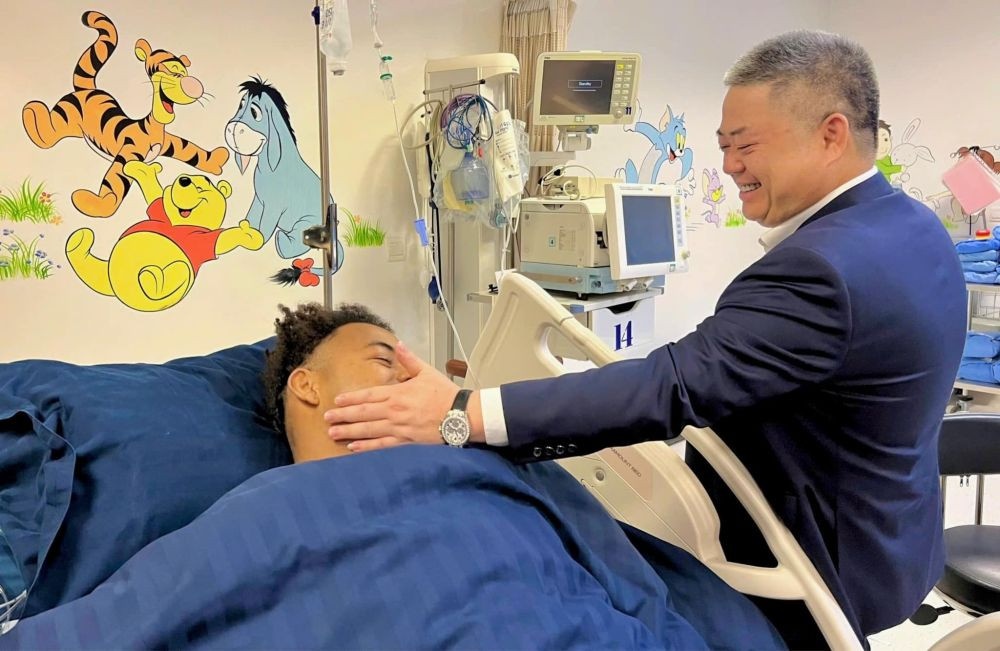 Gia dinh bau Thien: 3 dai gia mot nha cung lam bong da hinh anh