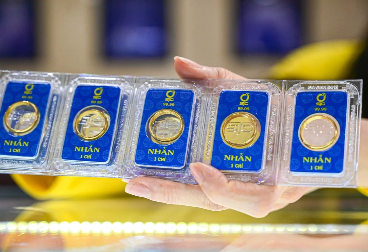 Mua vang tu ngay via Than Tai 2024 den nay lai bao nhieu? hinh anh