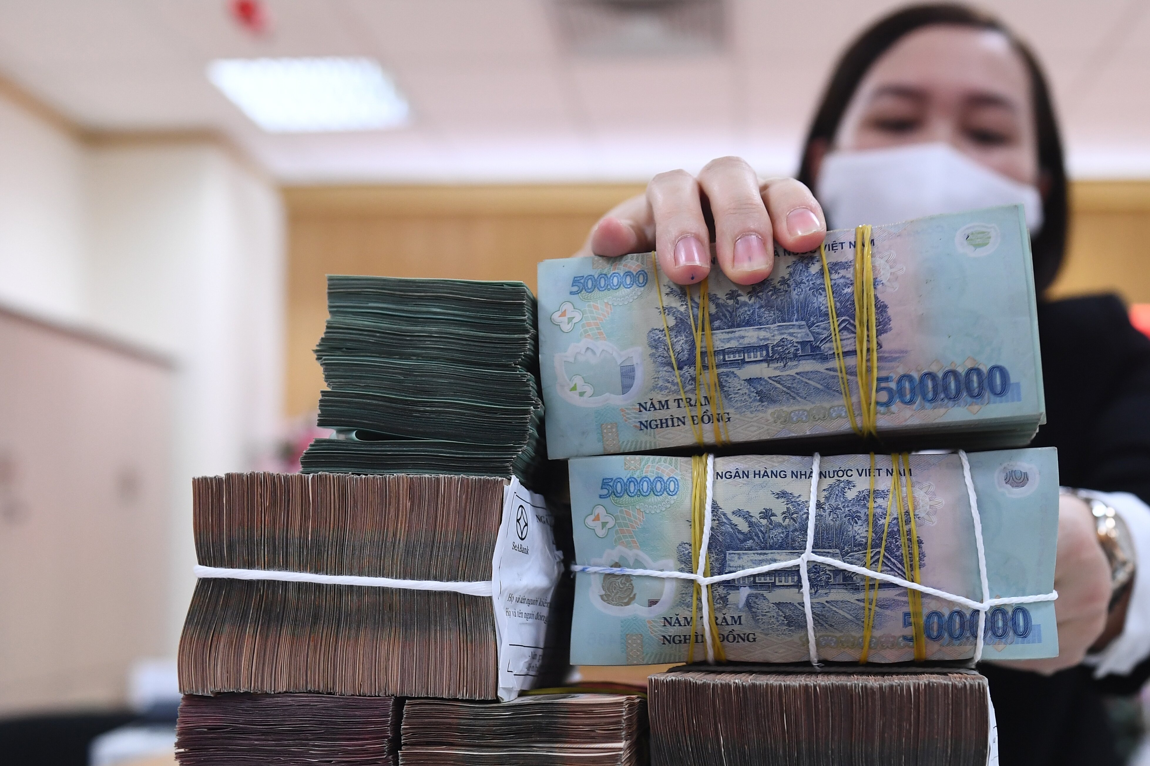 Tap doan cua nu dai gia dung dau danh sach no thue hinh anh