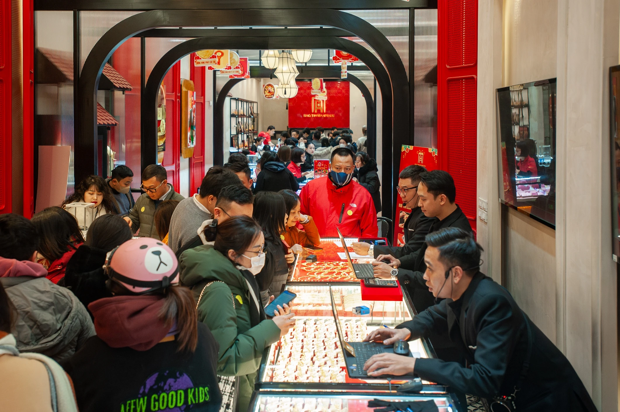 Gia vang nhan tang manh, len cao nhat 1 thang hinh anh