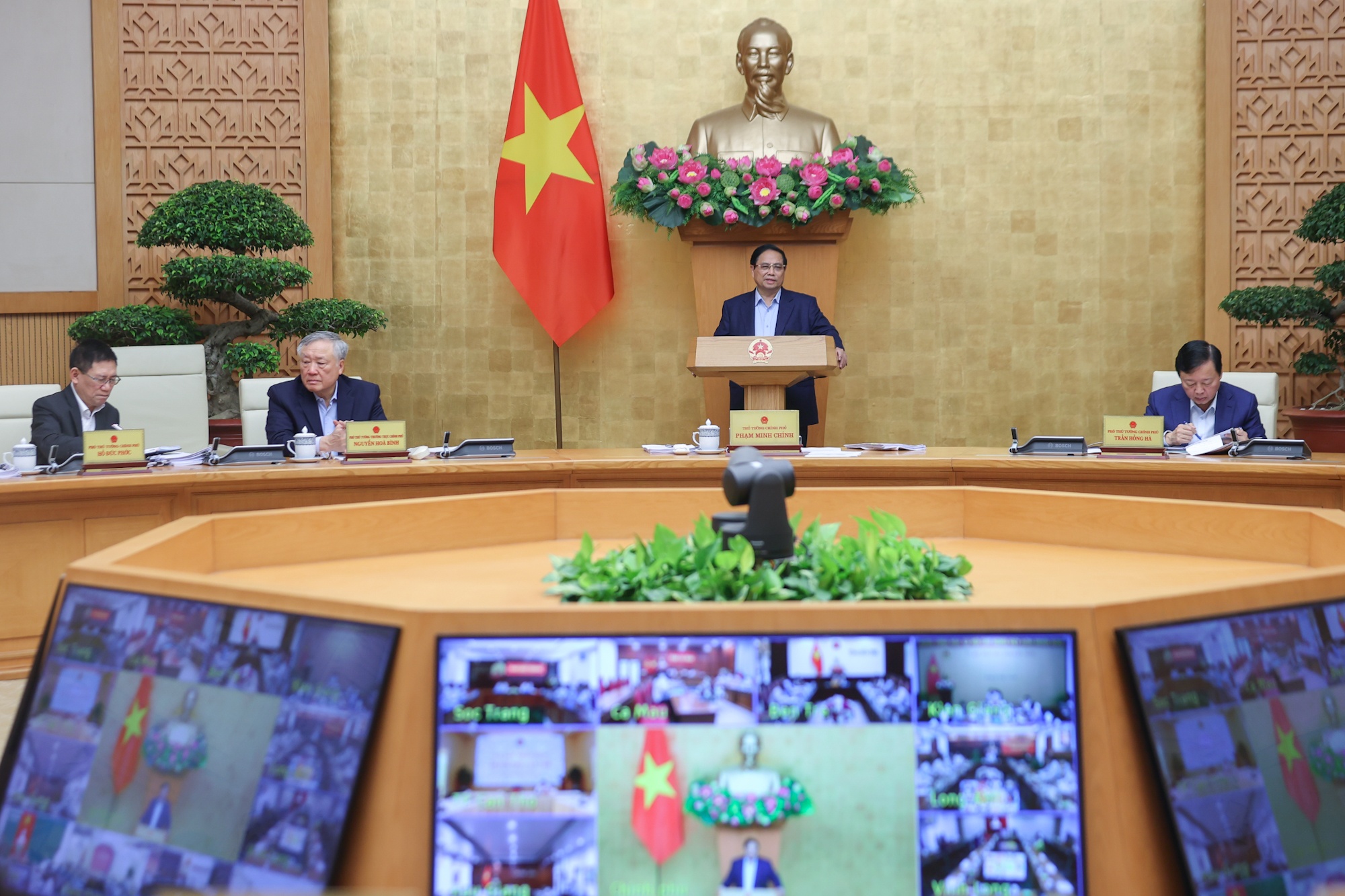 Thu tuong yeu cau thuc day can bang thuong mai Viet Nam - My hinh anh