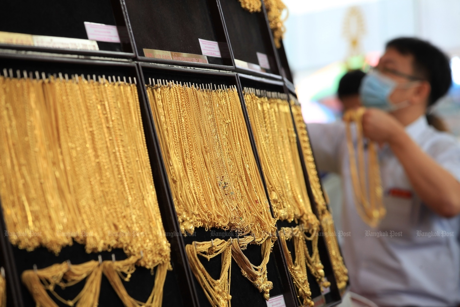 Gia vang the gioi du bao vuot 3.000 USD/ounce tuan toi hinh anh