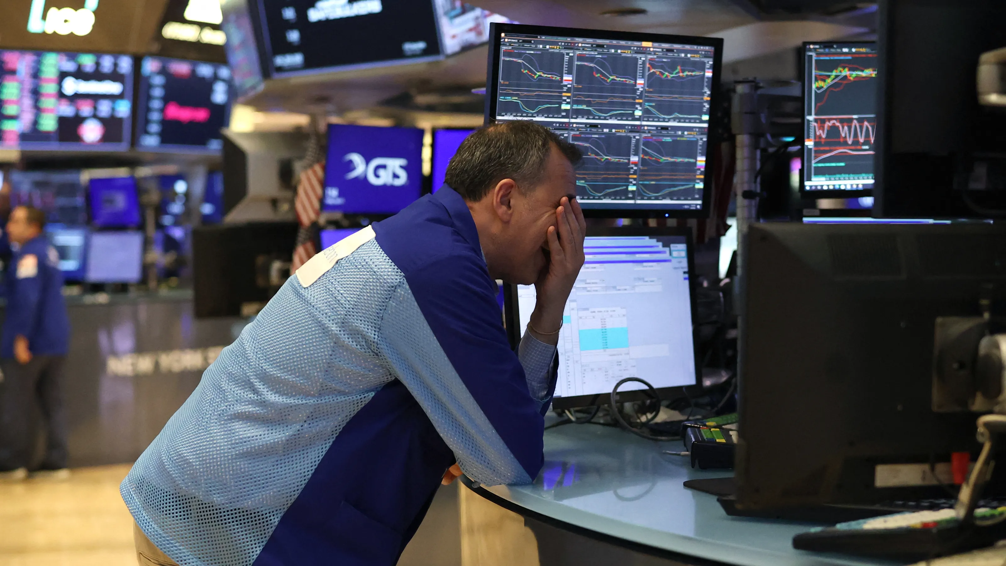 'Big Tech' My mat gan 2.000 ty USD vi thue quan cua ong Trump hinh anh